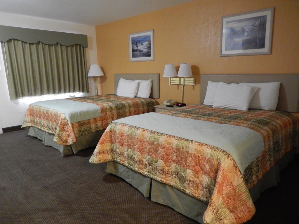 Executive Inn Pearsall Exterior foto