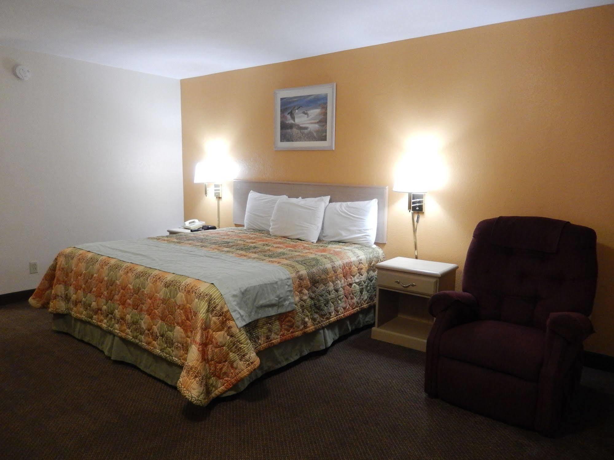 Executive Inn Pearsall Exterior foto